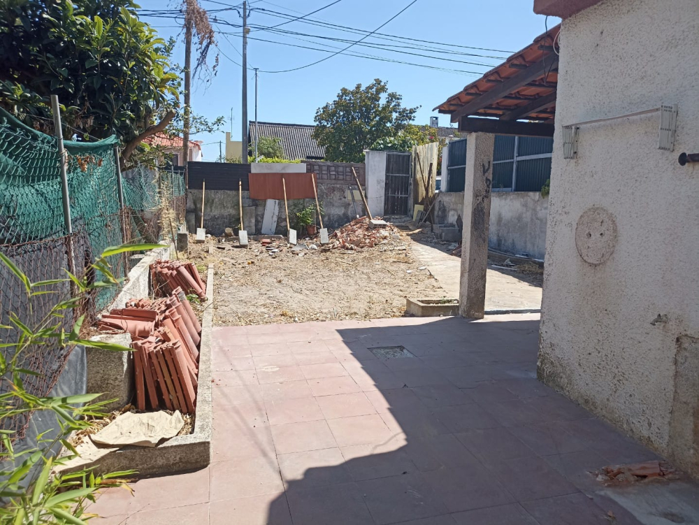 Moradia Geminada T Piscina Charneca Da Caparica Quintinhas